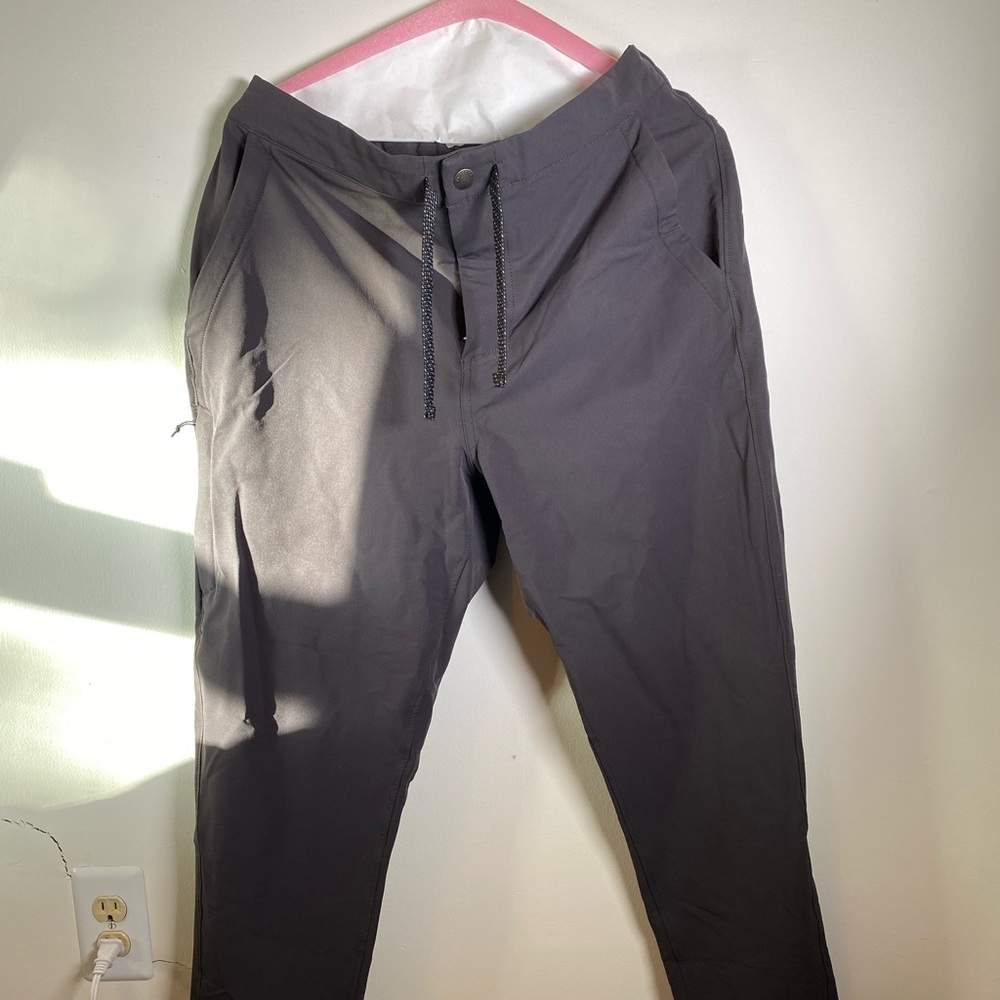 NEW! Men’s Patagonia travel pants
